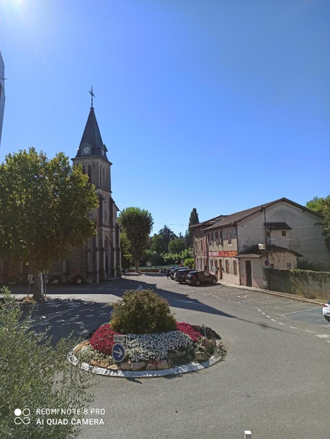 Hotel De La Place Loyettes Exterior photo