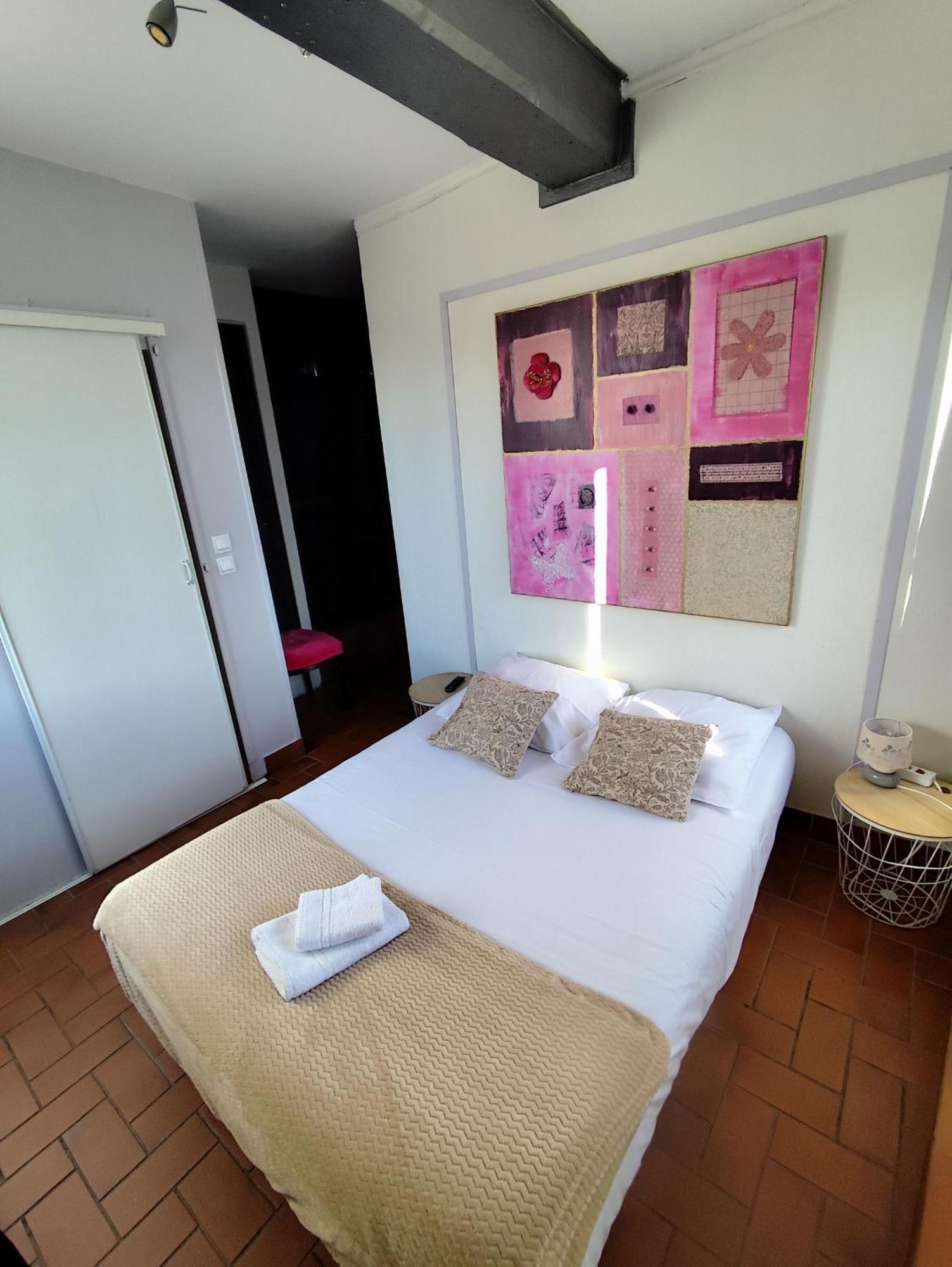 Hotel De La Place Loyettes Exterior photo