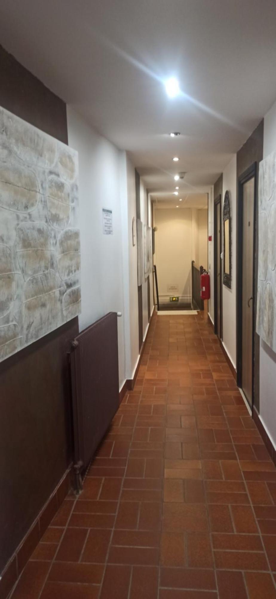 Hotel De La Place Loyettes Exterior photo
