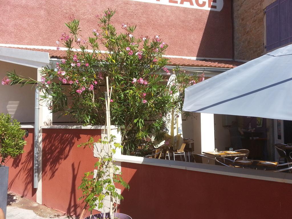 Hotel De La Place Loyettes Exterior photo